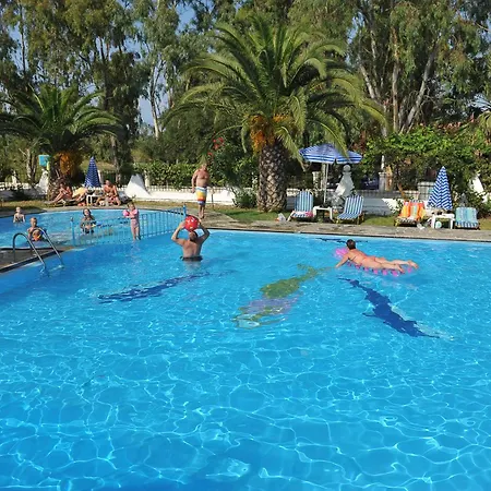 Charlies Venus Apartahotel 3*