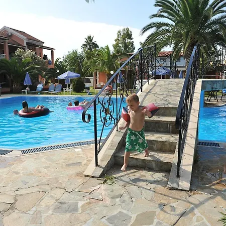 Charlies Venus Apartahotel 3*