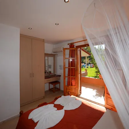 Charlies Venus Apartmanhotel 3*